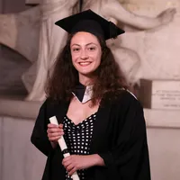 amaya-sainz-de-la-maza-melon in graduation gown