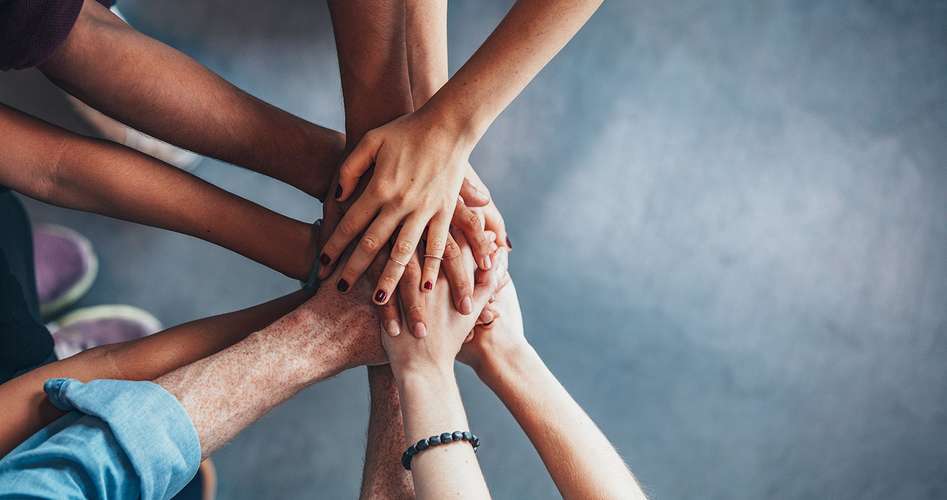 hands in group