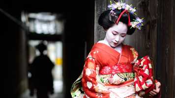 Geisha in full dress