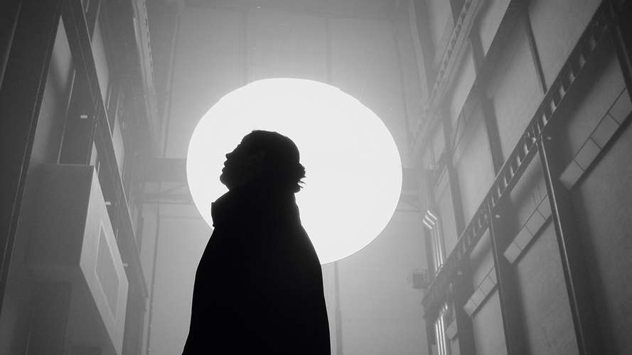 figure in tate modern