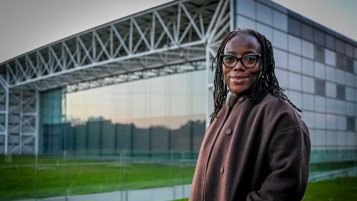 Tsitsi_Dangarembga_in_front_of_Sainsbury_Centre-Header.jpg