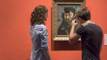 students-in-gallery.jpg