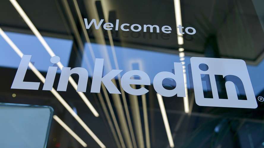 Welcome to LinkedIn logo on a window