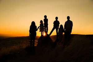 FAMILY SILHOUETTE 