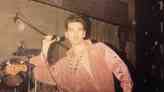 Morrissey singing in 1984