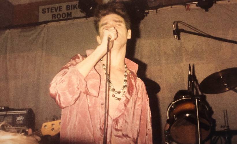 Morriseey singing in 1984