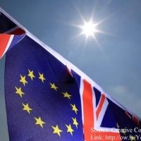 Union-jack-EU-flag-bunting-in-sunshine_small.jpg