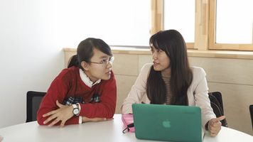 eco_two_students_on_computer.jpg