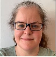 A headshot of Dr Helen Parretti