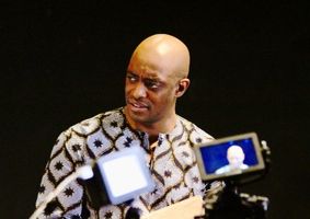 Ayobámi Adébáyo performing