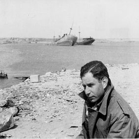 Solly Zuckerman on Tobruk beach, 1943