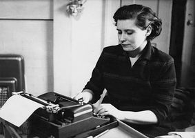 Doris Lessing typing