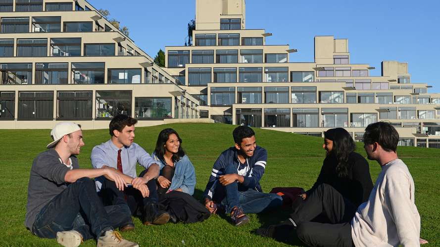 Students in front of the Ziggurats