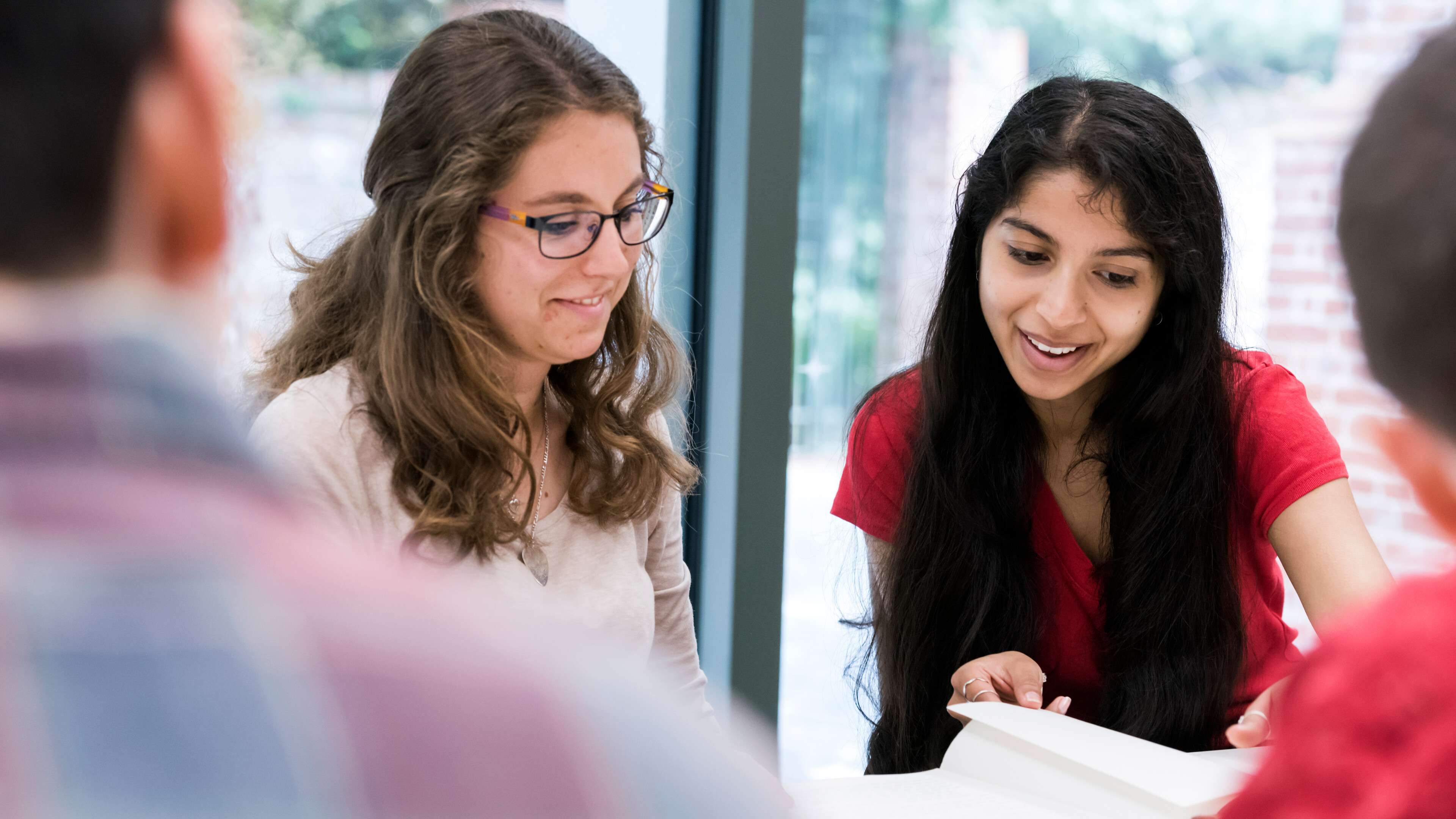 alt="UEA Literature, Drama and Creative Writing students in a seminar"