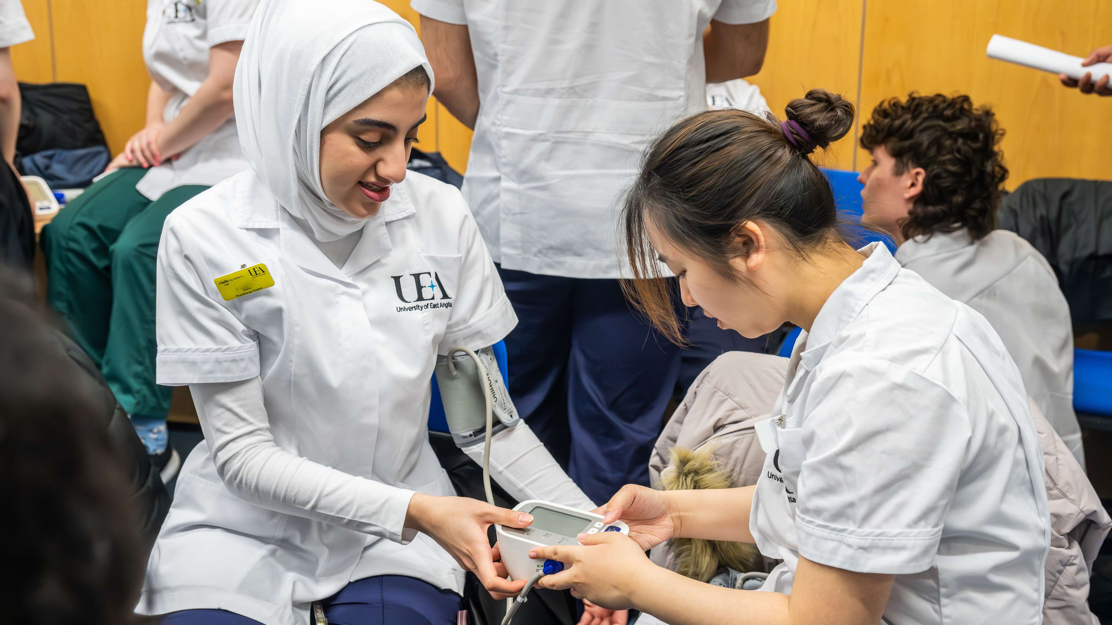 Physiotherapy students in simulation scenario