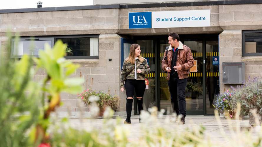 Student and counsellor discussion