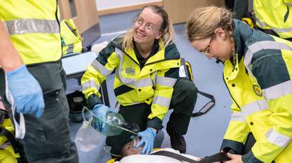 Paramedic Students in Simulation Learning Session