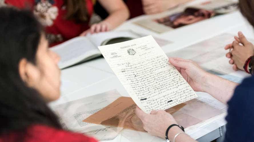 Literature, Drama and Creative Writing Students in a Seminar