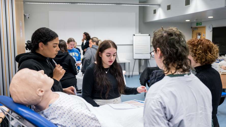 Mental Health Nursing students in a Recognising the Unwell Patient class.