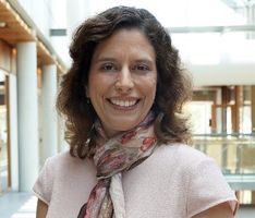 A headshot of Jenny Witty