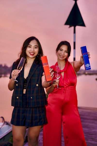 (L-R) Tu-Linh Nguyen with her business partner Liliane Nguyen.