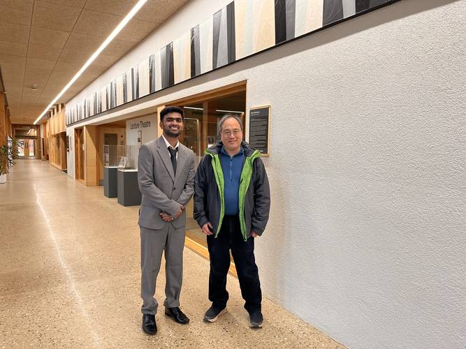 Susan Marmor Prize winner Darshan Huraliganganahalli Balaramegowda (left) and his mentor, Professor Yoon Loke.