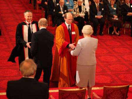 queen-ann-prize-2009.jpg