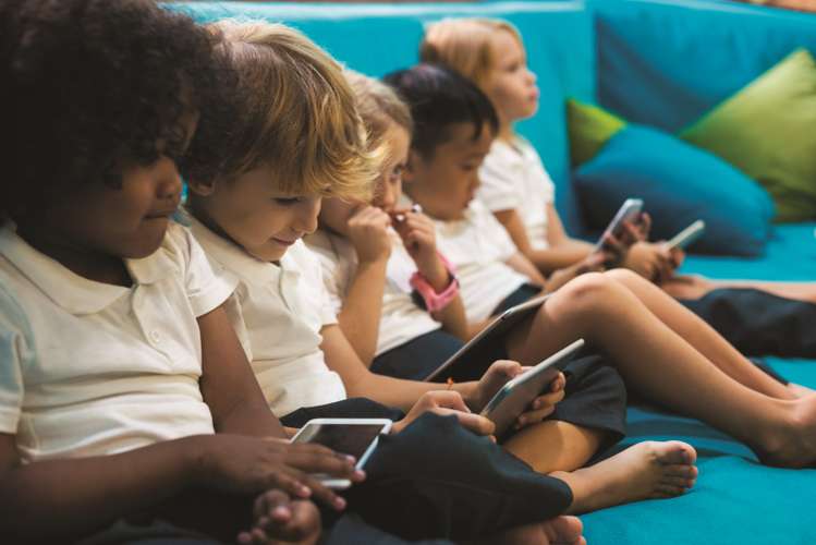 Digital happy-kids-elementary-school