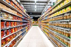 Picture of a supermarket aisle