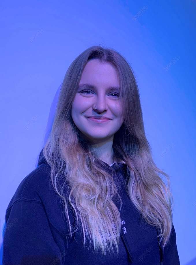 A photo of Tori Simpson.