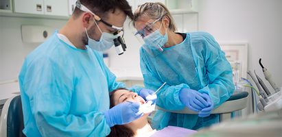 Dentistry_GettyImages-1283560300.jpg