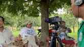 Filming a video with the community of Lomerio