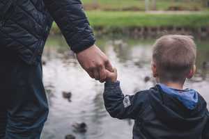 holding_hands