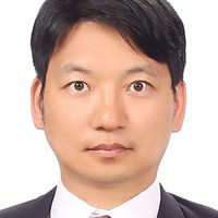 Headshot photo of Dongmin Jeong