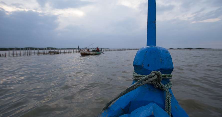 dev-indonesian-boat.jpg